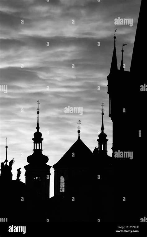 Famous Charles Bridge In Prague In The Night Stock Photo Alamy