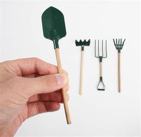 Miniature Garden Tool Set Whats New Dollhouse Miniatures Doll