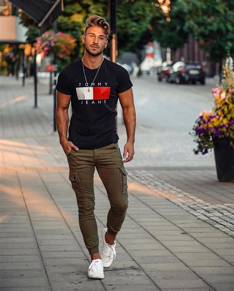 12 Best Men S Street Style Fashion Looks 2019 Best Men S Street