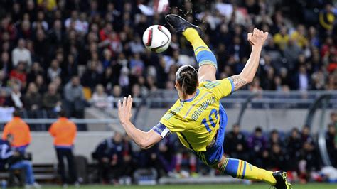 Zlatan Ibrahimovic Bicycle Kick - 1600x900 Wallpaper - teahub.io