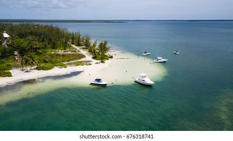 Starfish Point Grand Cayman During Summer Stock Photo 676318741 ...