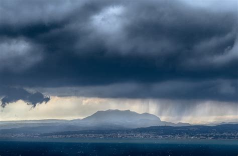 RHMZ upozorava Pripremite se stiže oluja FOTO Naslovi net