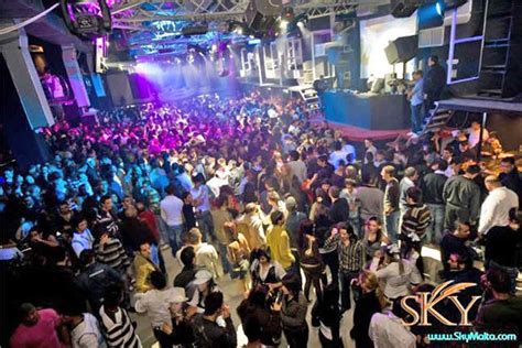 Nightlife in Paceville - Malta's nightlife capital. Bars, clubs, discos ...