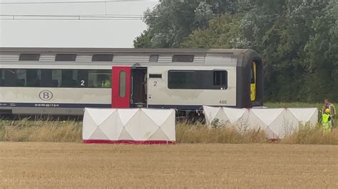 Autobestuurder Overleden Na Botsing Met Trein Aan Overweg In Ieper