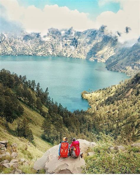 A Hiking Paradise In Lombok Mount Rinjani Indonesia By Billy Ig