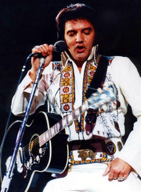 Pin Em Elvis Live On Stage In 1975