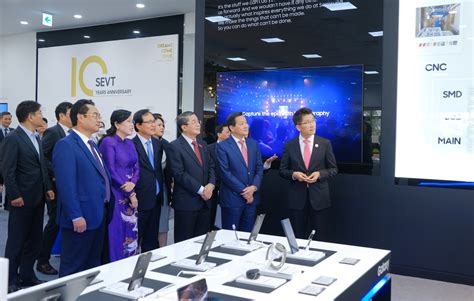 Samsung Electronics Vietnam Thai Nguyen Sevt Receives The Third Class Labor Medal Báo Thái