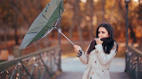 Meteo Milano Allerta Arancione In Lombardia Per Raffiche Di Vento