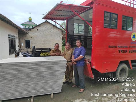 Pemkab Lamtim Salurkan Bantuan Asbes Warga Terdampak Bencana Puting