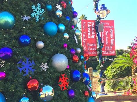 How to Celebrate Christmas at SeaWorld Orlando - ThemeParkHipster