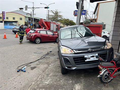 影／撞擊瞬間曝光！彰化直行車疾駛撞迴轉車 兩駕駛均受傷送醫 社會萬象 社會 聯合新聞網