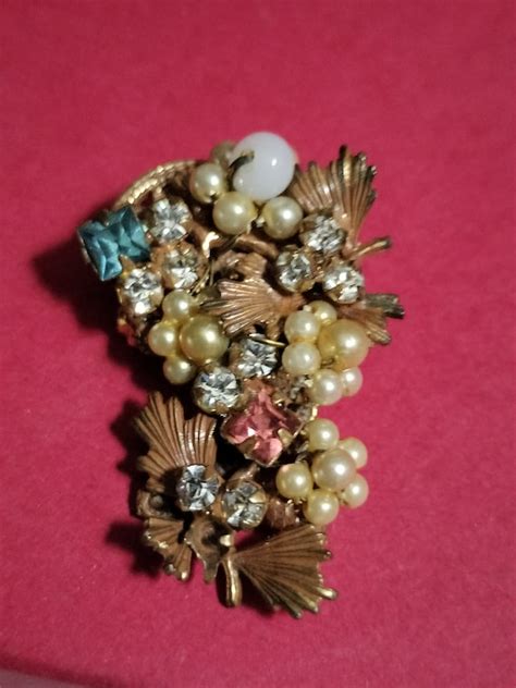 Vintage Signed Original By Robert Brooch Gem