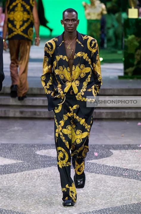 Versace Spring 2023 MensWear Runway Fashion Spring Fashion High