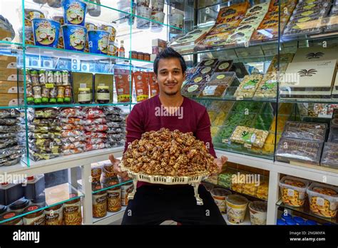 Date Market Abu Dhabi Hi Res Stock Photography And Images Alamy