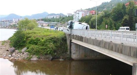 Haberler Takla Atan Ara K Pr Korkulu Unda As L Kald Son Dakika