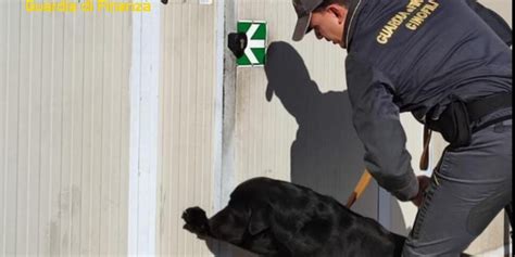 Palermo Gestivano Una Piazza Di Spaccio Di Crack A Brancaccio Due