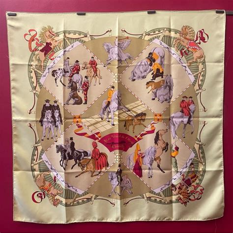 Carr Foulard Herm S Mus E Vivant Du Cheval Chantilly