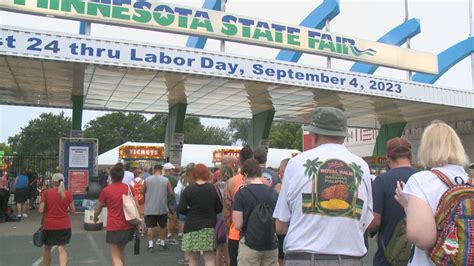 And Theyre Off First Fans Enter The Minnesota State Fair Gates