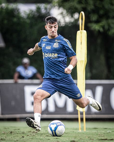 Santos Realiza Penúltimo Treino Antes De Estreia Pela Série B Do