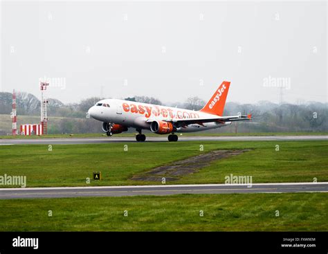 Easyjet A Hi Res Stock Photography And Images Alamy