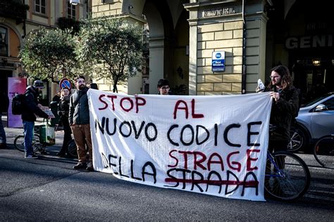 Nuovo Codice Della Strada Milano Nellalleanza Delle Citt Contrarie