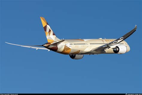 A Bly Etihad Airways Boeing Dreamliner Photo By Ramon Jordi Id