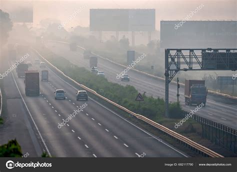 Pune India October 2023 Traffic Mumbai Pune Expressway Pune India ...