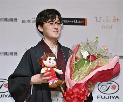 藤井聡太、全八冠から陥落 伊藤匠七段が叡王を奪取（共同通信） Yahooニュース