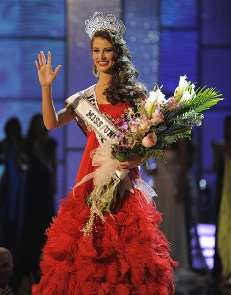 Photos Of Miss Universe Winners Gowns Over The Years Business Insider