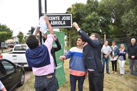 Calle 10 Se realizó el acto de imposición del nombre Vicente José