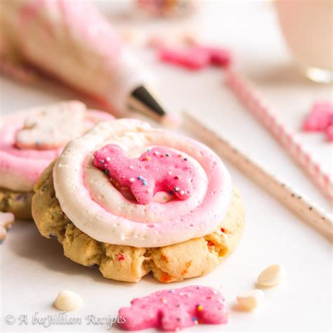 animal cookies frosted