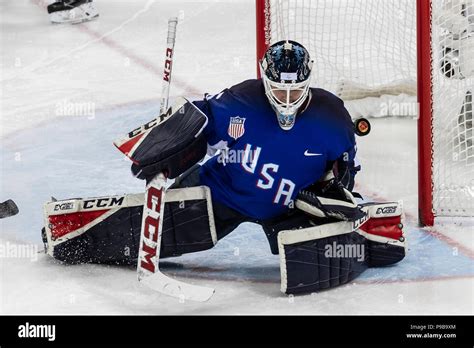 Goalie Maddie Rooney (USA) during the Gold medal Women's Ice Hockey ...