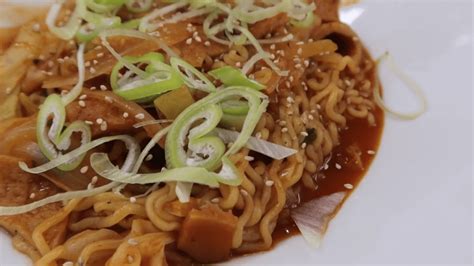 9 New Ways To Enjoy Ramyun Ramyeon Aaron And Claires Korea