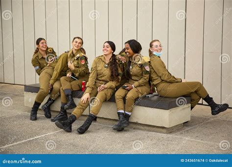 Israeli Women In Uniform