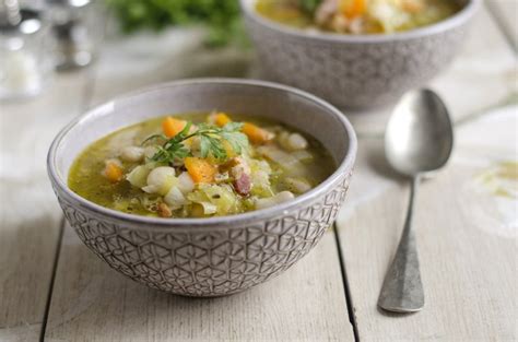 Recette Soupe De Printemps Aux F Ves Et Au Lard Marie Claire