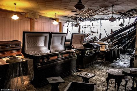 Images Of Abandoned Funeral Home In Florida Daily Mail Online