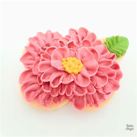 How to Pipe a Royal Icing Flower Sugar Cookie - Bake Angel