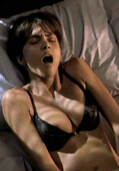 Halle Berry Tits Repicsx