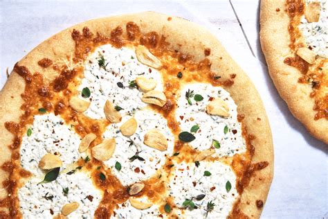 This White Pizza Has A Few Tricks Up Its Sleeve Recipe White Pizza