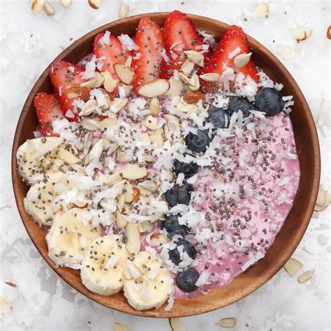 Berry Smoothie Bowl Recipe by Maklano