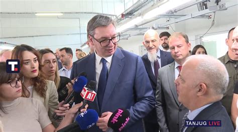 Predsednik Vučić u obilasku nove fabrike Aunde u Leskovcu