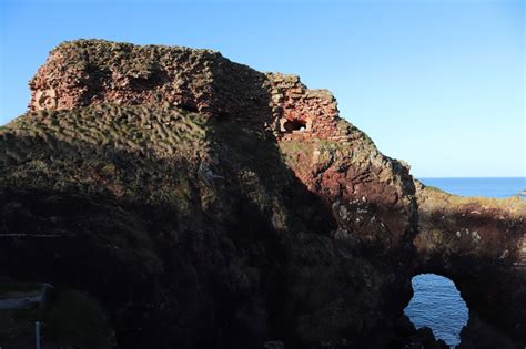 Dunbar Castle In Dunbar - Fabulous North