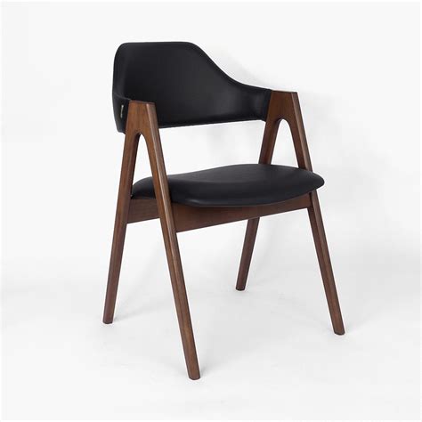 Стул Белфаст черная экокожа массив бука (орех) | DeepHouse