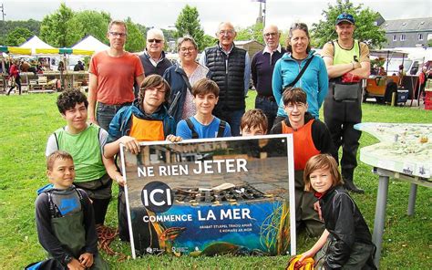 À Quimper ils nettoient la rivière du Steïr et sensibilisent au