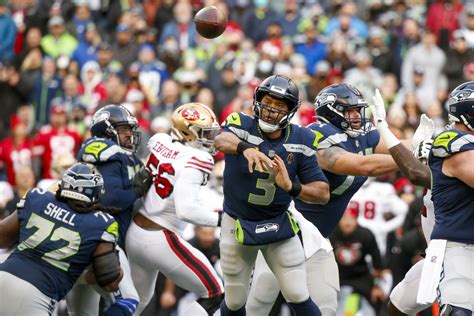 Report Card Top Performers In Seattle Seahawks 30 23 Win Over San