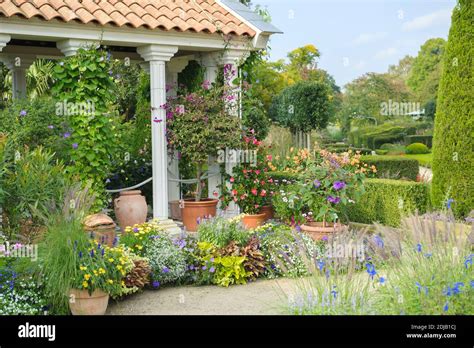 Mediterraner Garten Hi Res Stock Photography And Images Alamy