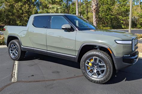 2022 Rivian R1t 2022 Rivian R1t Review Ratings Specs Prices And Photos Automotives