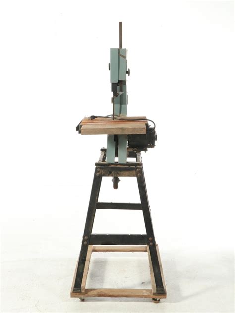 Delta Model 28-560 16" Band Saw with Stand | EBTH