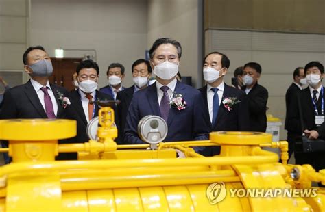 산업부 1차관 한국산업대전 방문 연합뉴스