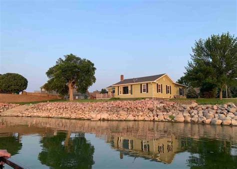 Lake Poinsett Vacation Rentals & Homes - South Dakota, United States ...